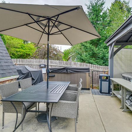 Puget Sound Cabin With Hot Tub And Water Views! Бремертон Экстерьер фото