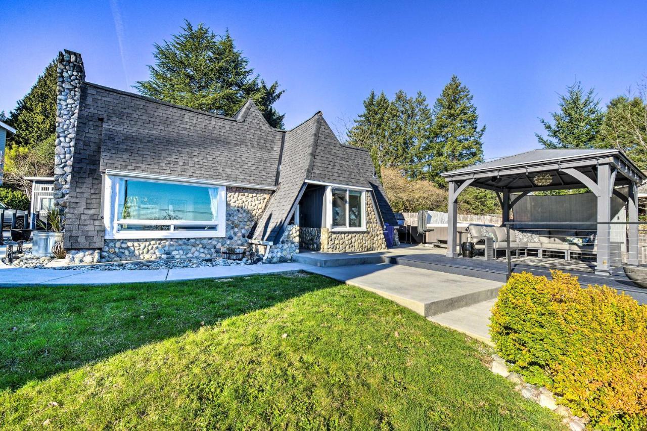 Puget Sound Cabin With Hot Tub And Water Views! Бремертон Экстерьер фото