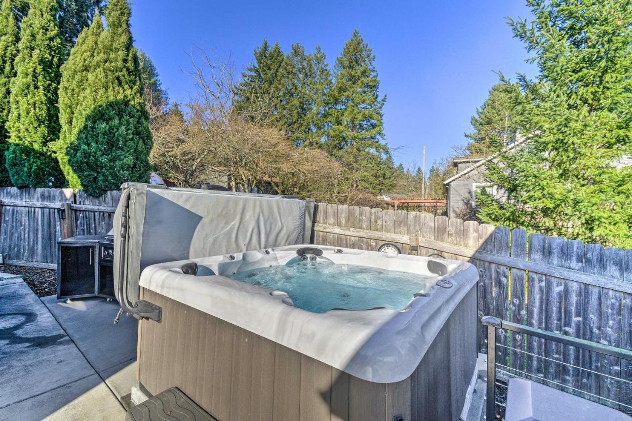 Puget Sound Cabin With Hot Tub And Water Views! Бремертон Экстерьер фото