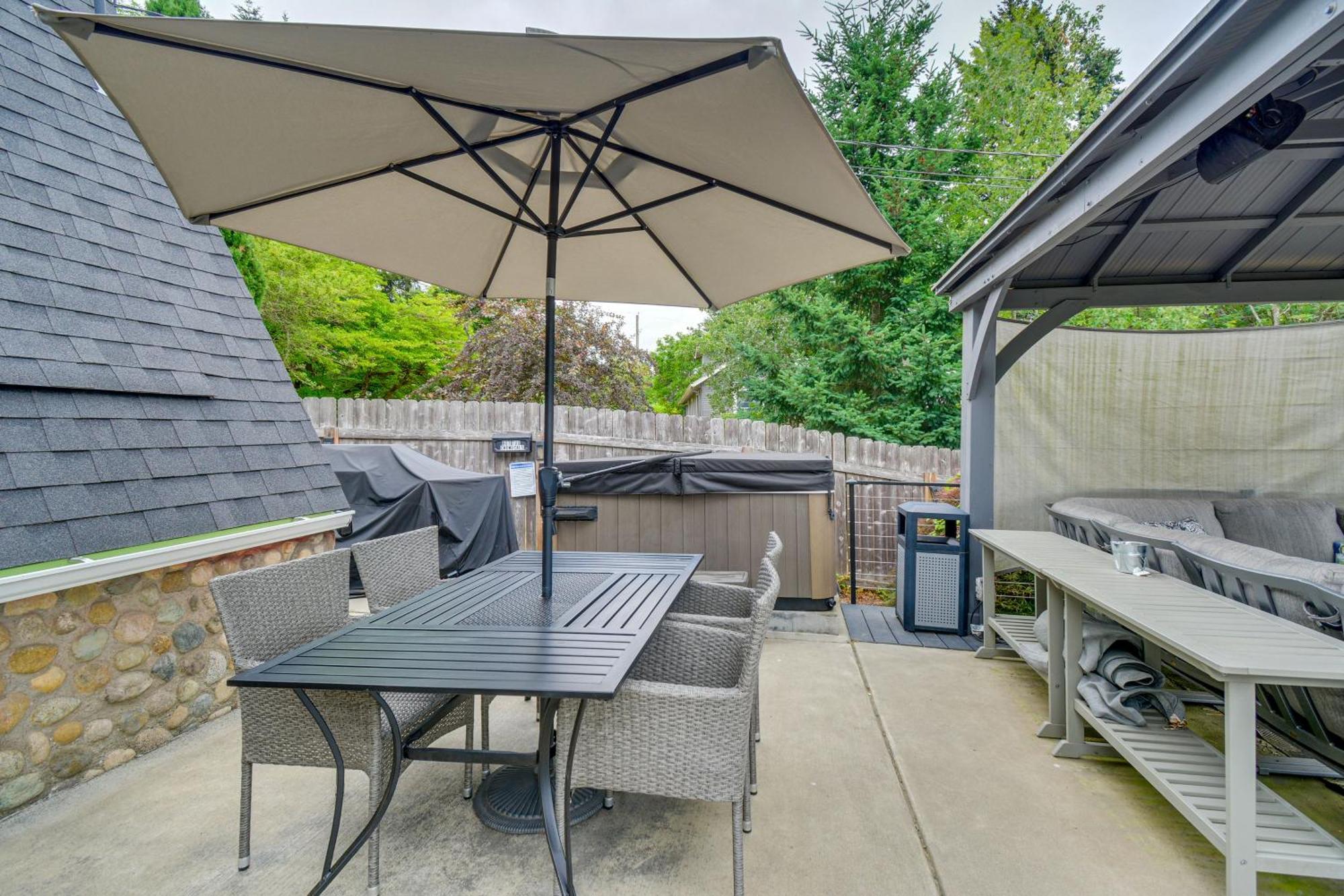 Puget Sound Cabin With Hot Tub And Water Views! Бремертон Экстерьер фото